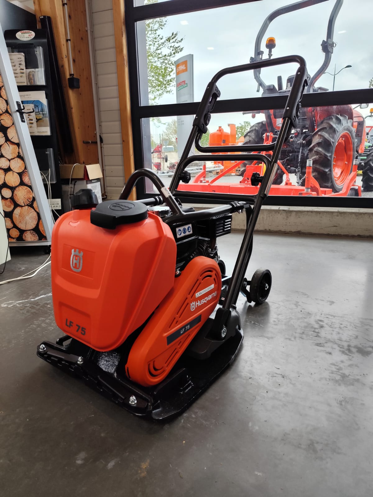 HUSQVARNA - LF 75