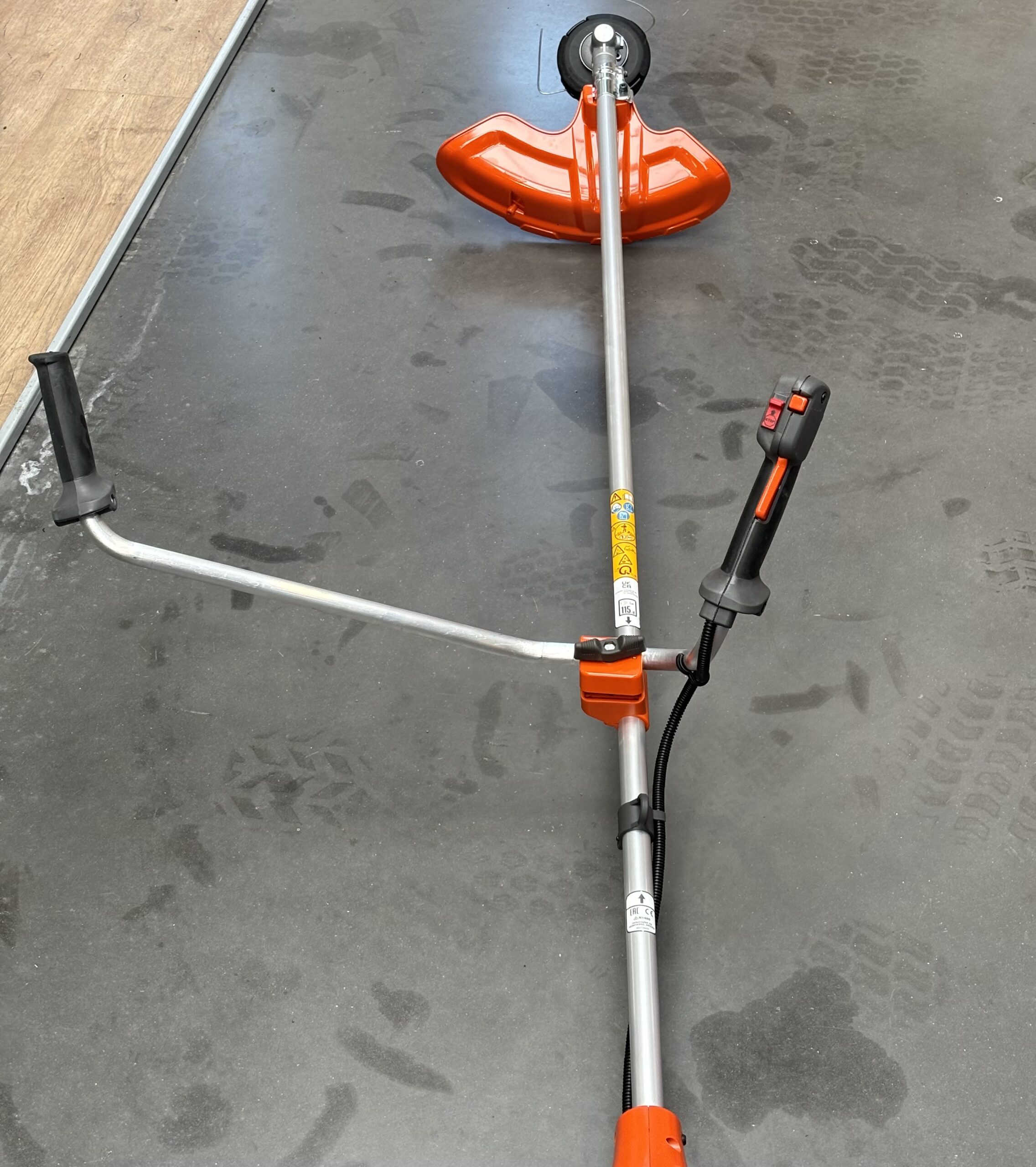 Husqvarna 325 R – Image 2