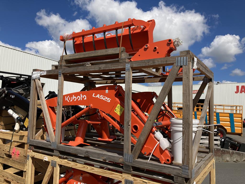 KUBOTA LA 525